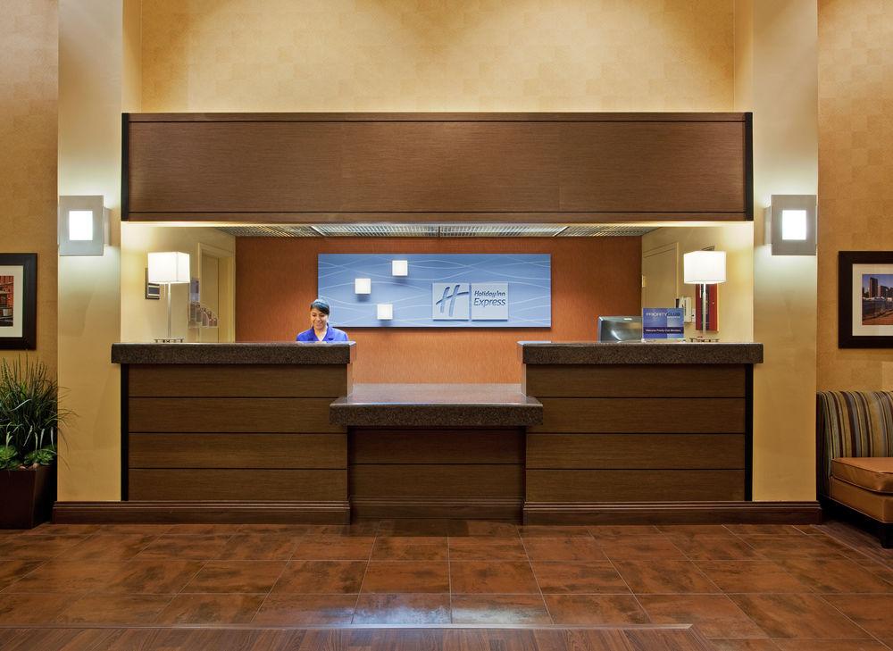 Holiday Inn Express Hotel & Suites Belmont By Ihg Eksteriør billede