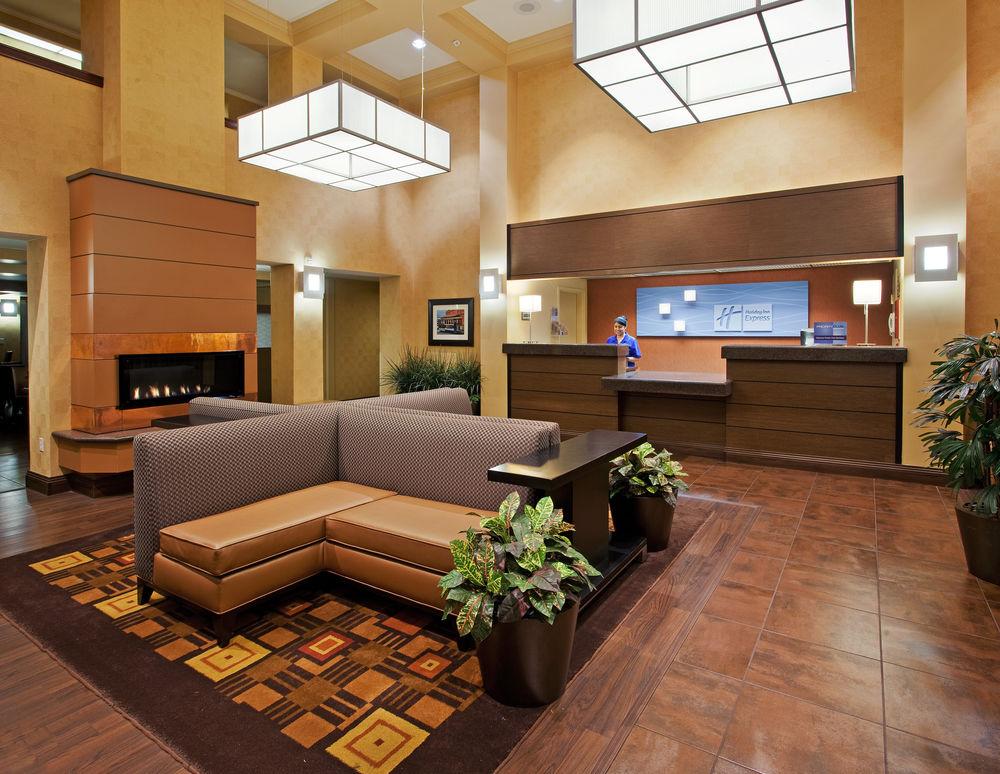 Holiday Inn Express Hotel & Suites Belmont By Ihg Eksteriør billede
