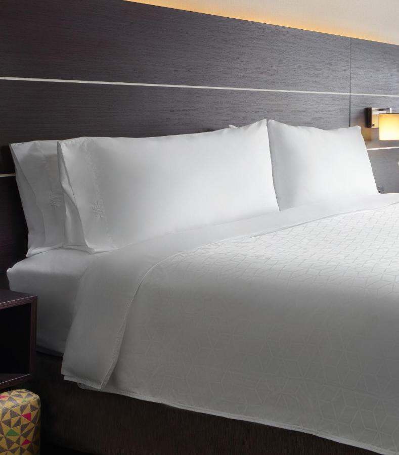 Holiday Inn Express Hotel & Suites Belmont By Ihg Eksteriør billede