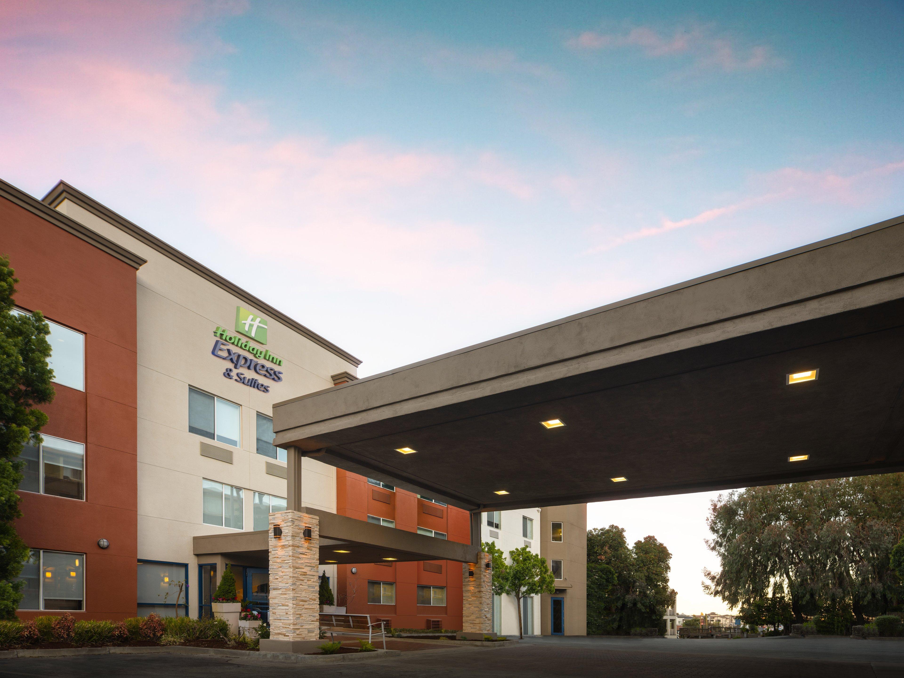 Holiday Inn Express Hotel & Suites Belmont By Ihg Eksteriør billede