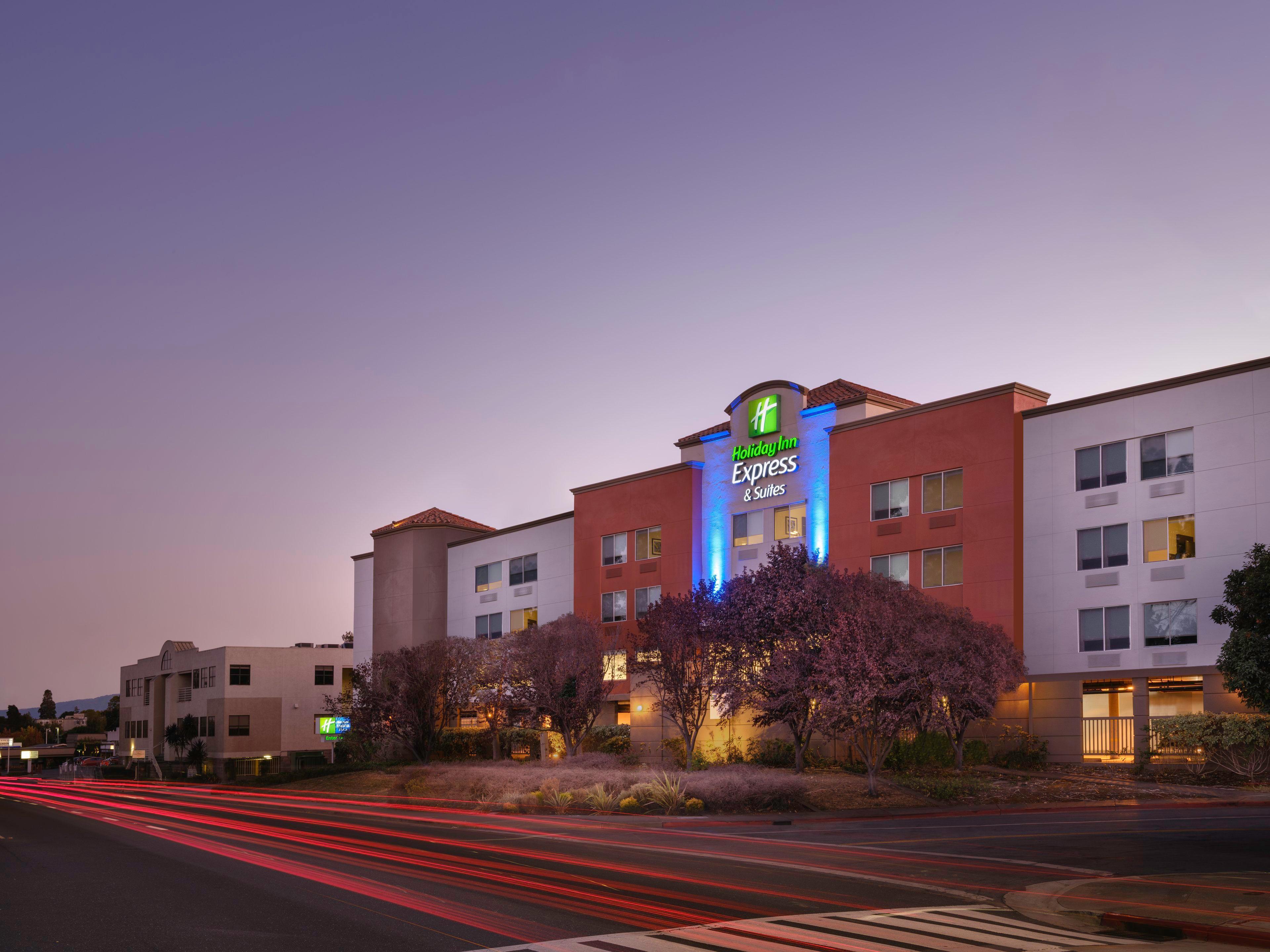 Holiday Inn Express Hotel & Suites Belmont By Ihg Eksteriør billede