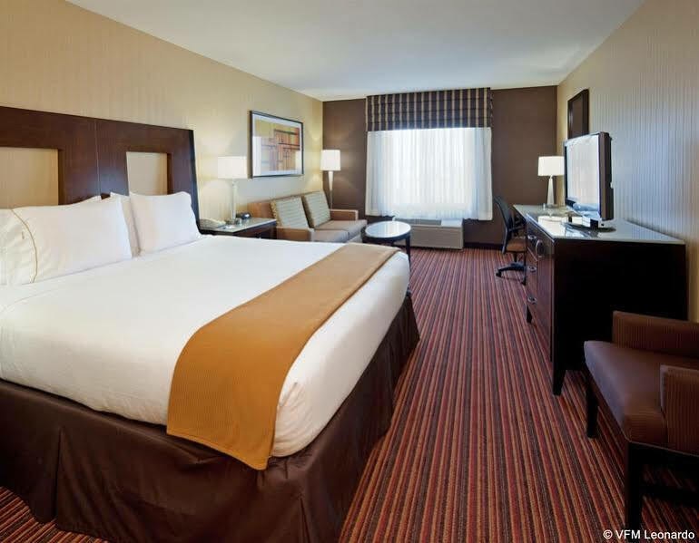 Holiday Inn Express Hotel & Suites Belmont By Ihg Eksteriør billede